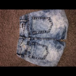 High wastes light wash shorts